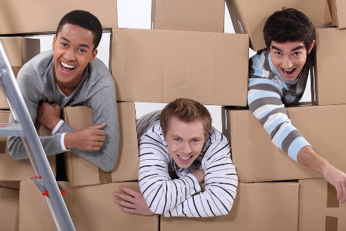 Local removal team helping with a Dagenham house move